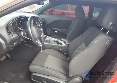 2020 Dodge Challenger Sxt z USA, uszkodzony, nr VIN 2C3CDZAG8LH236059